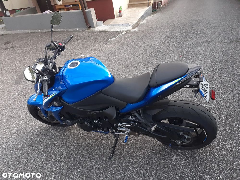 Suzuki GSX - 19