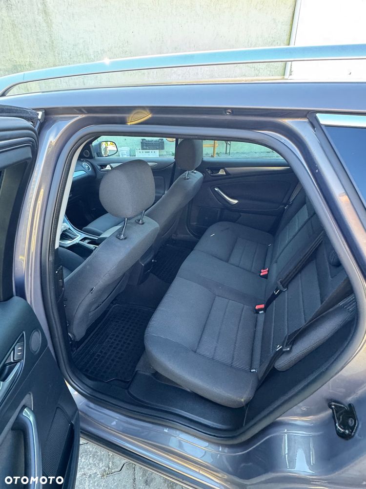 Ford Mondeo - 8