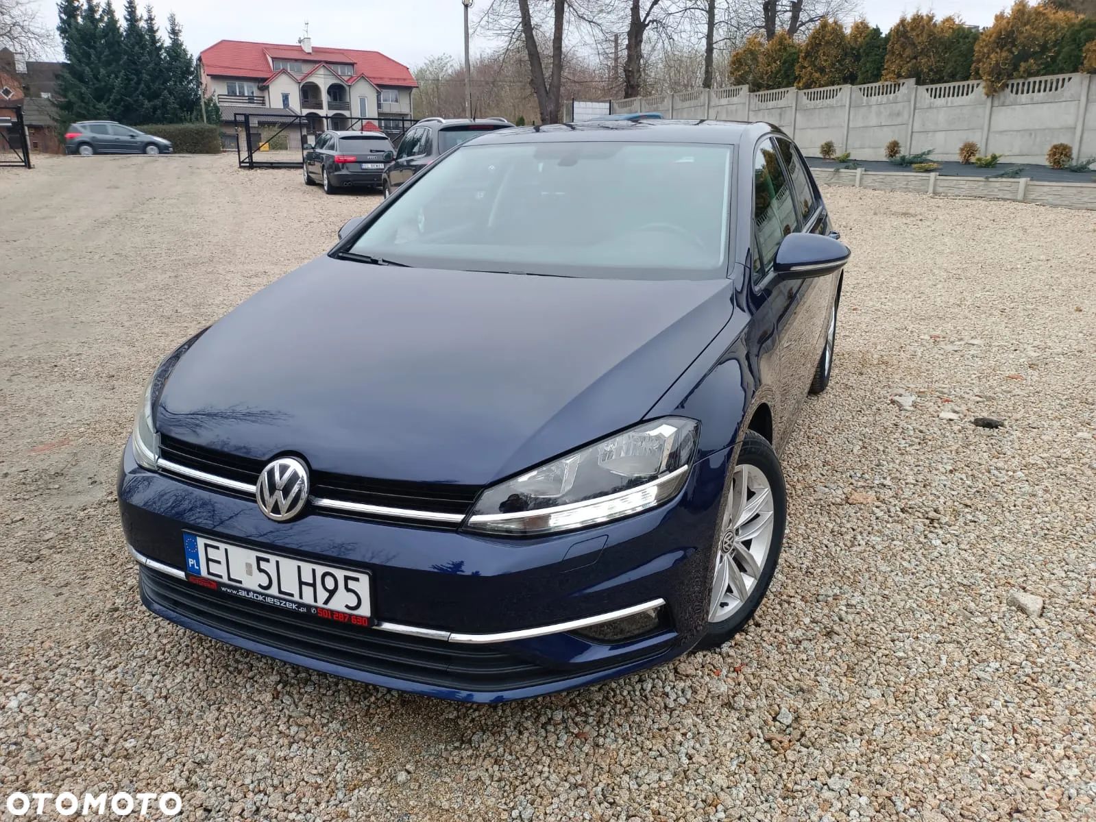 Volkswagen Golf - 1