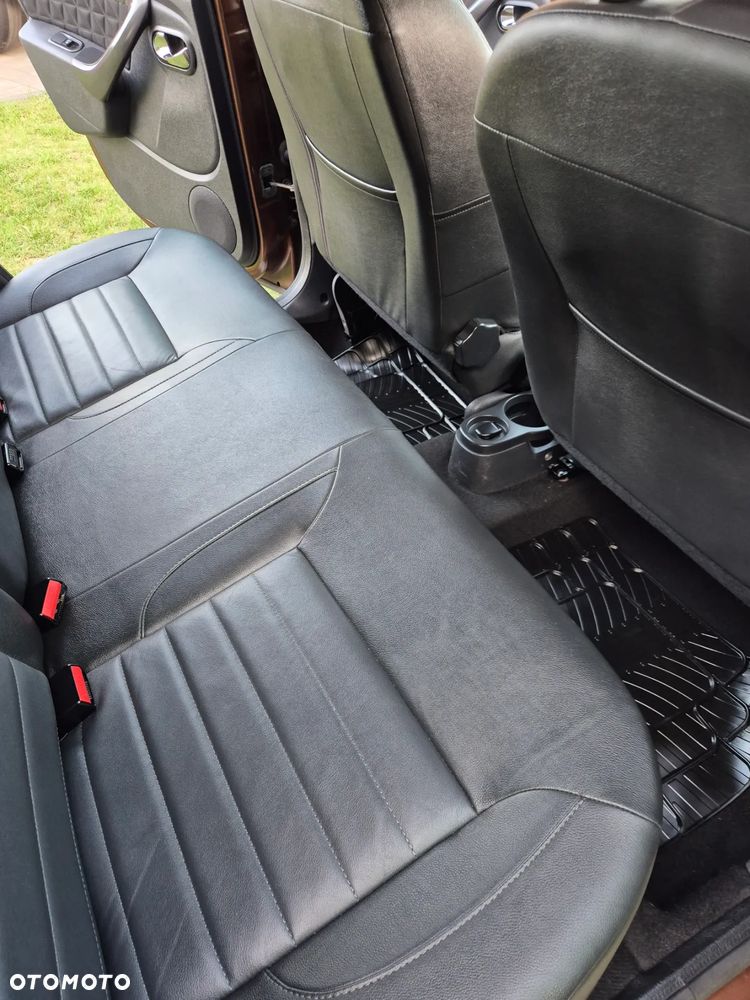 Dacia Duster TCe 125 4x2 Celebration - 30