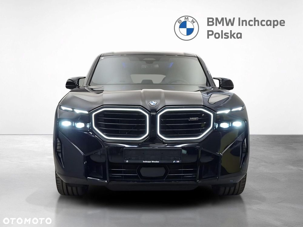 BMW XM - 8