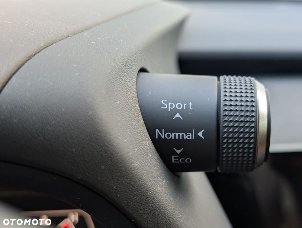 Lexus UX 250h GPF Business 2WD - 23