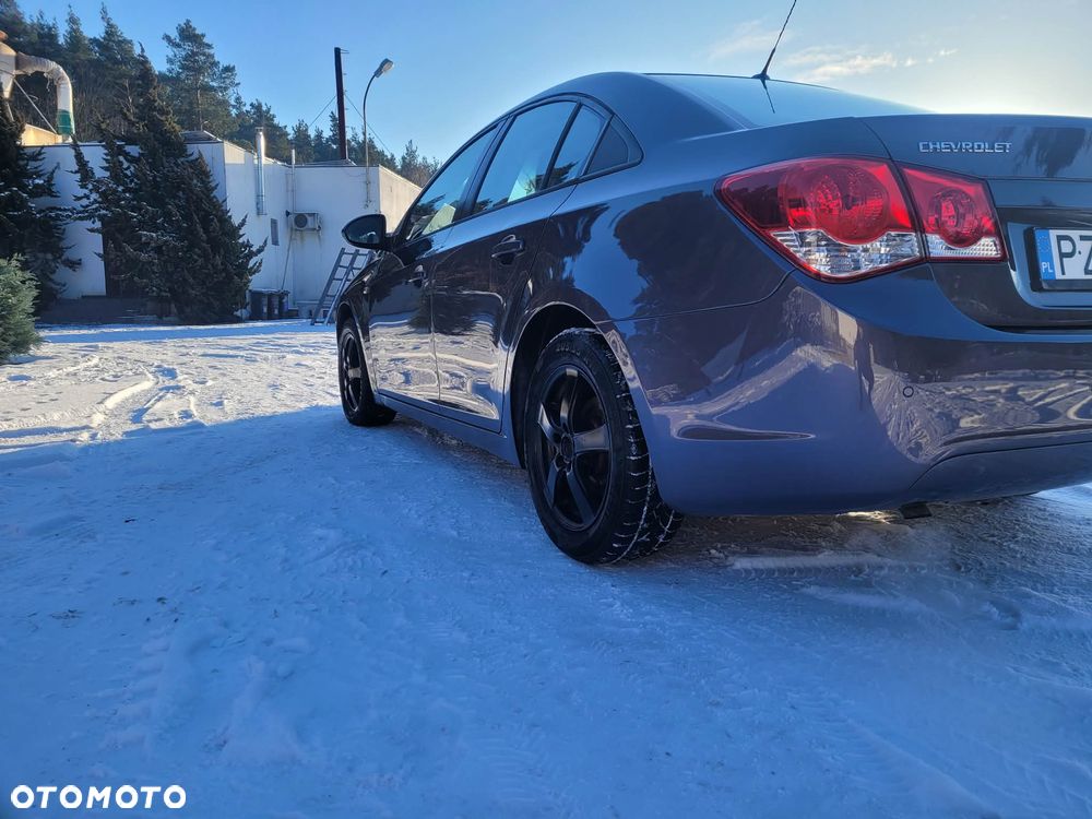Chevrolet Cruze 1.6 LS - 6