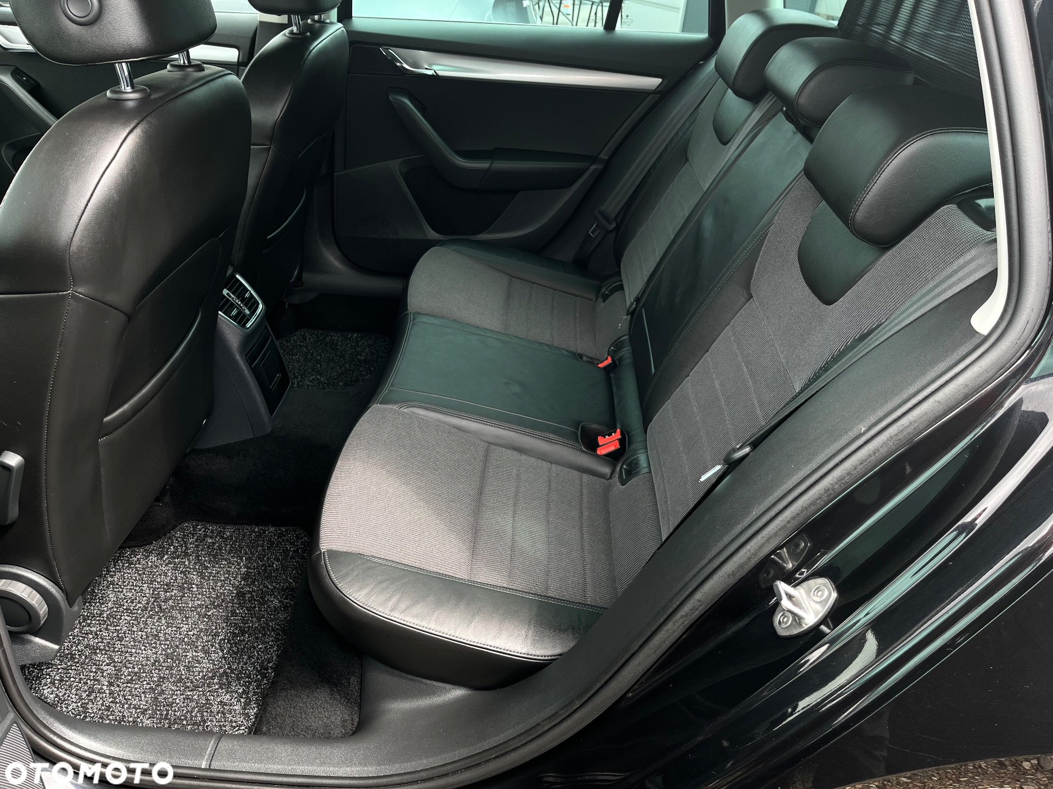 Skoda Octavia 2.0 TDI (Green tec) DSG L&K - 24