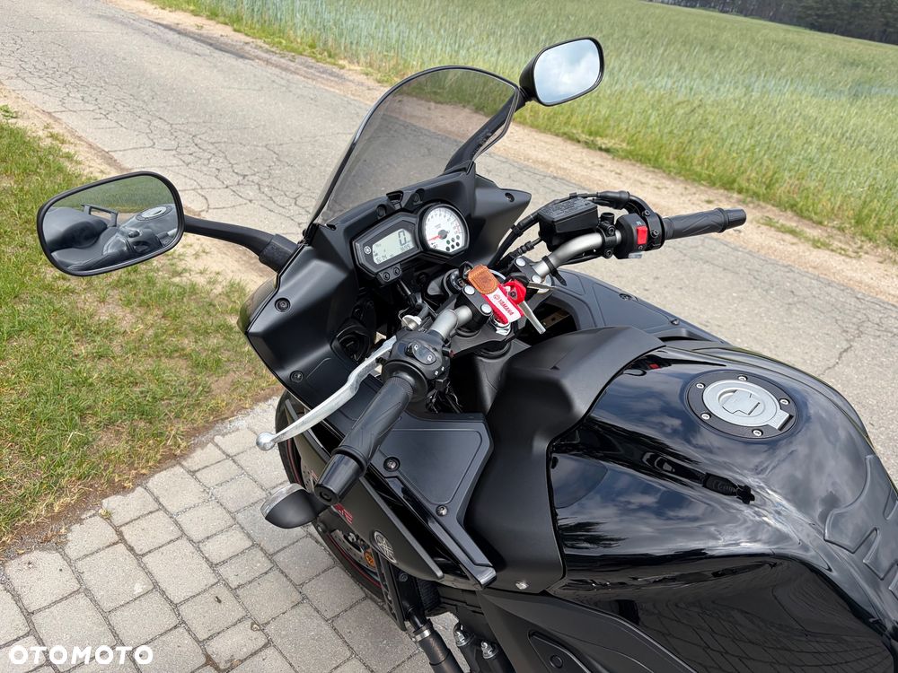Yamaha FZ8 - 7