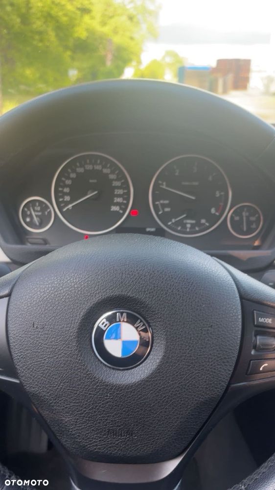 BMW Seria 3 318d - 11