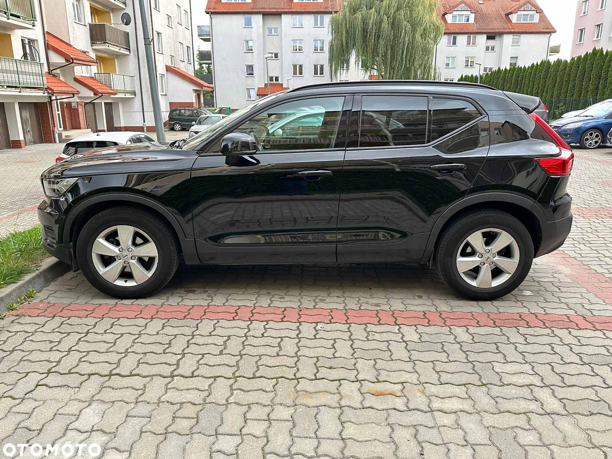 Volvo XC 40 T3 Momentum Pro - 4