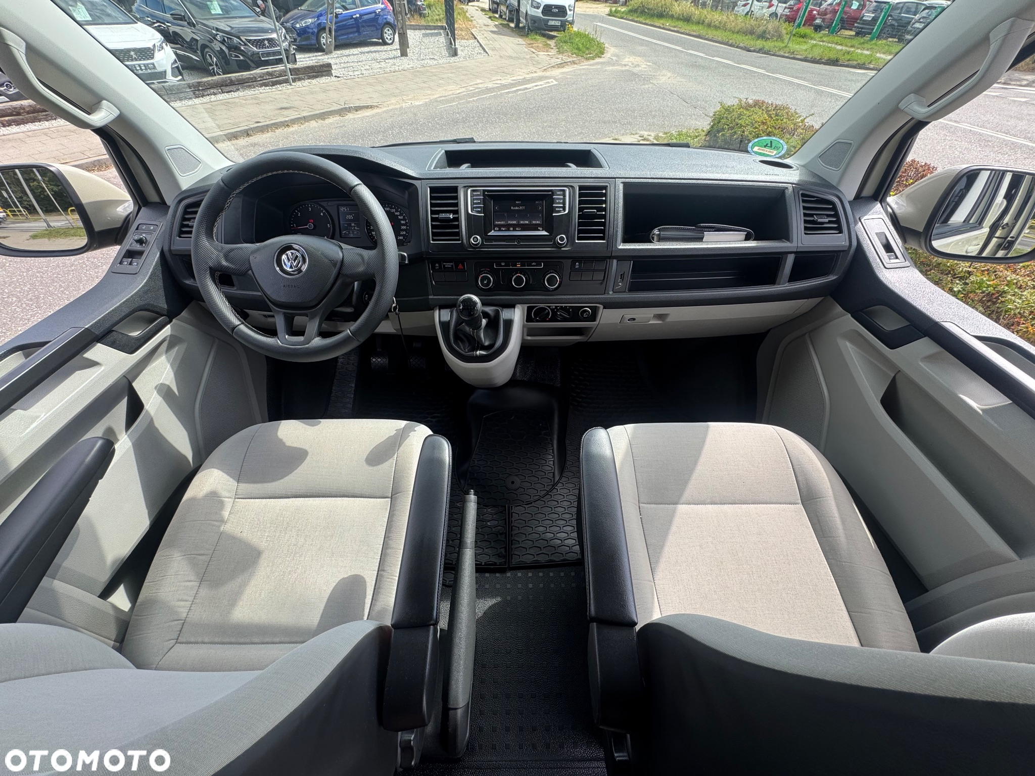 Volkswagen Caravelle 2.0 TDI L1 Highline - 29