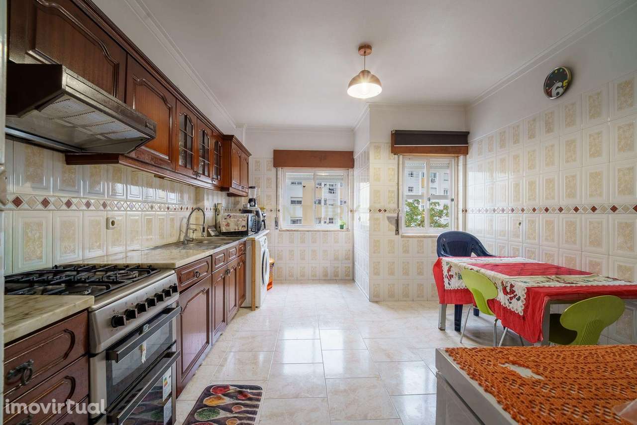 Apartamento T2 - Santa Marta do Pinhal - Grande imagem: 2/18