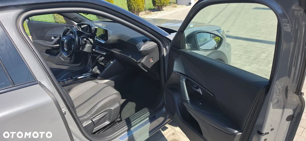 Peugeot 2008 1.2 Pure Tech GPF Allure S&S EAT6 - 5