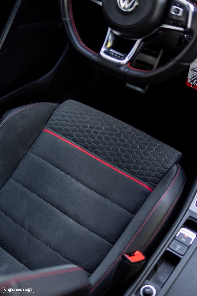 VW Golf 2.0 TSI GTI DSG Performance - 10