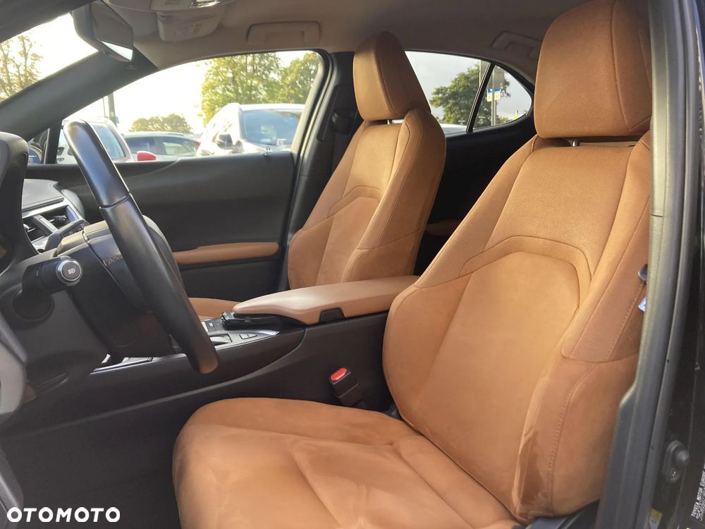 Lexus UX 250h Elegance 2WD - 11