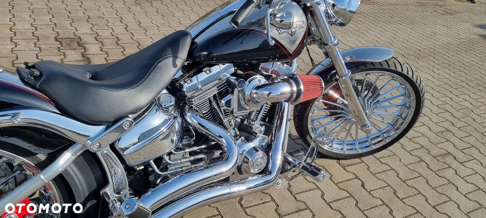 Harley-Davidson Softail Breakout - 14