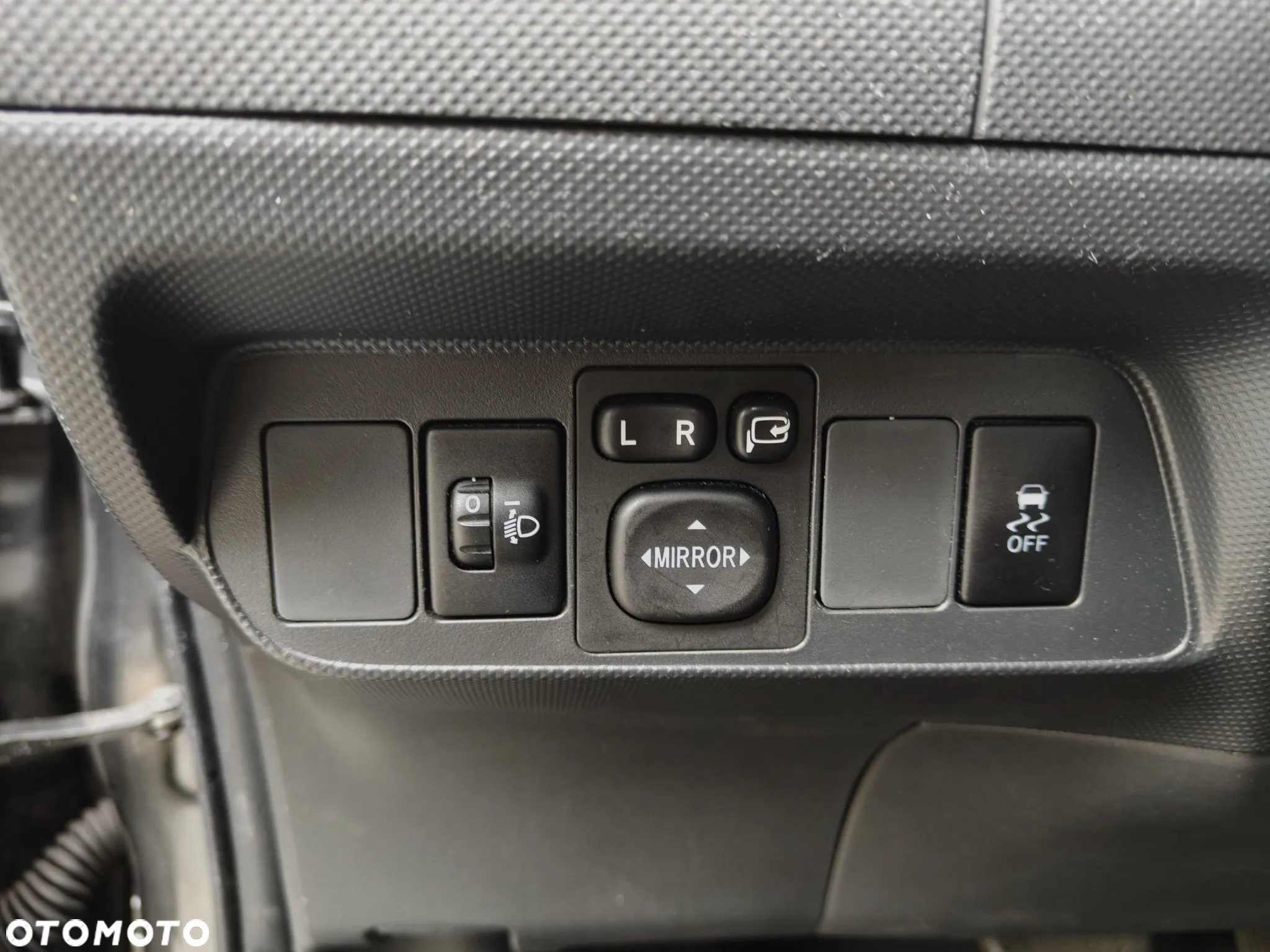 Toyota Auris 1.6 Premium Comfort MS - 23