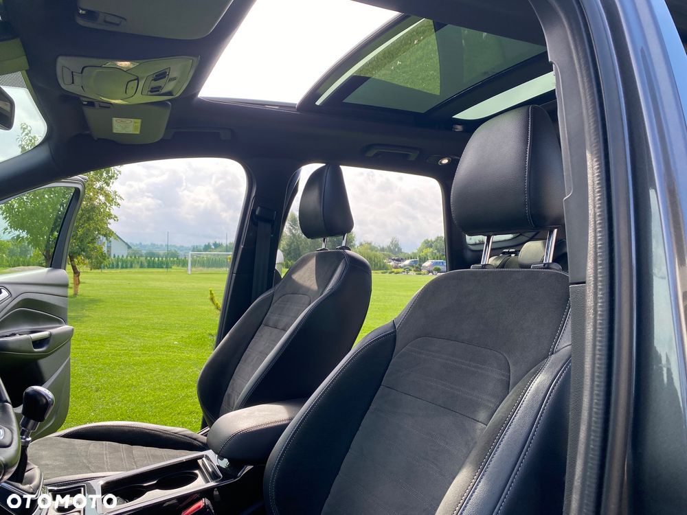 Ford Kuga 1.5 EcoBoost 2x4 ST-Line - 27