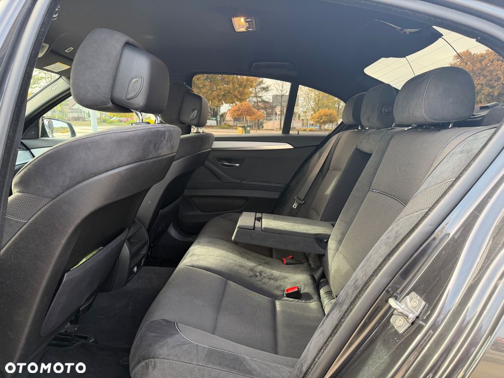 BMW Seria 5 525d - 25