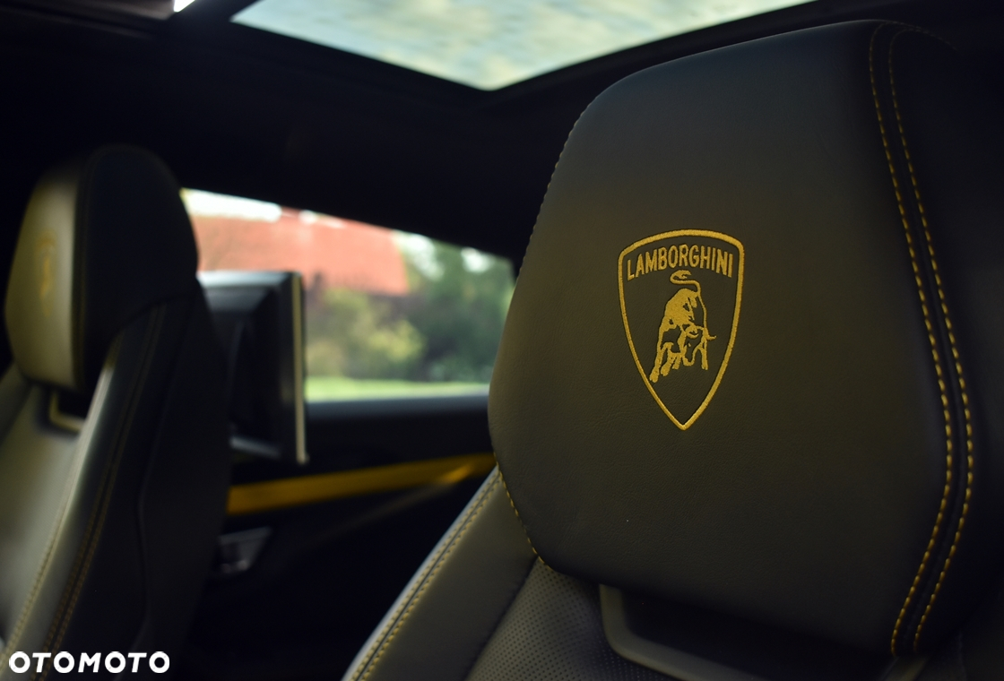 Lamborghini Urus - 17