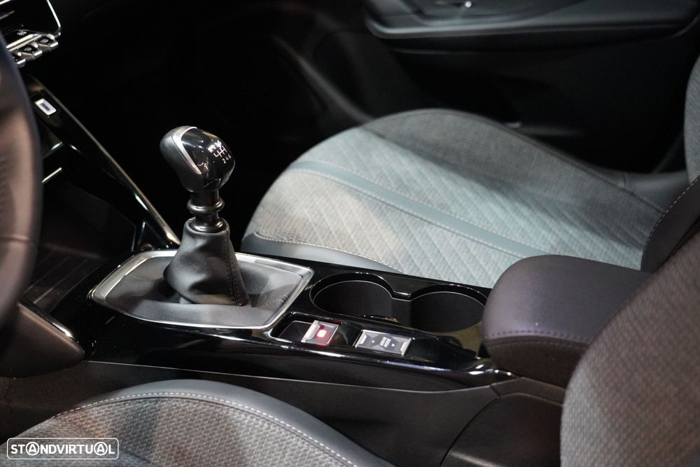 Peugeot 2008 PureTech 100 Allure - 16