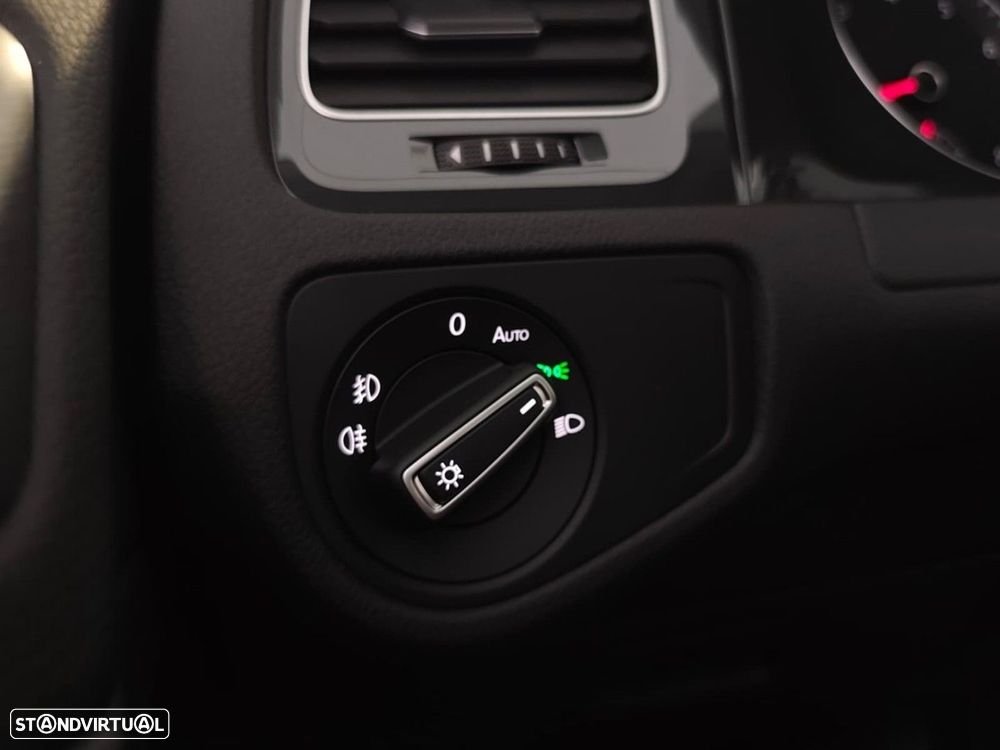 VW Golf 1.0 TSI Confortline DSG - 33