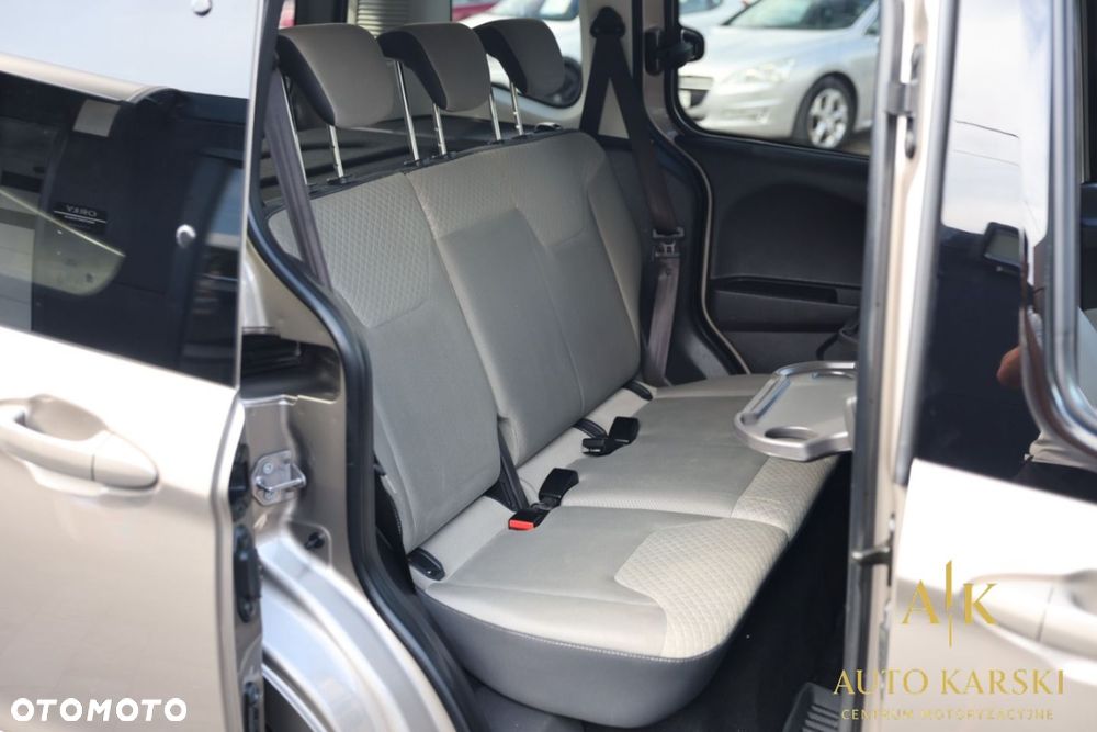 Ford Tourneo Courier - 30