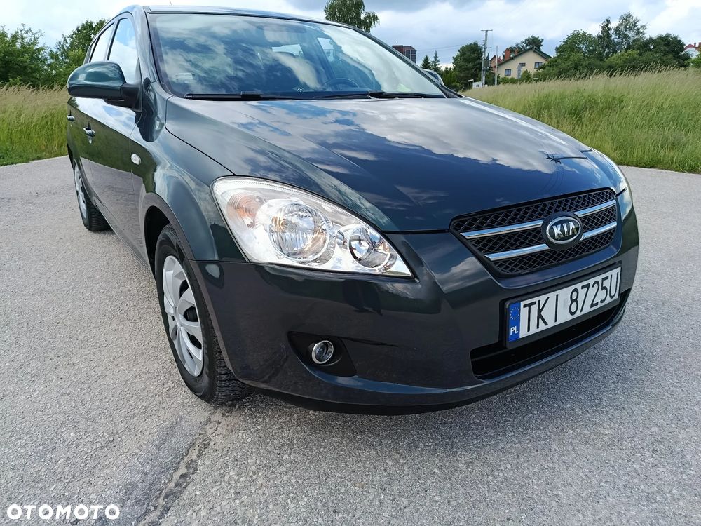 Kia Ceed - 4