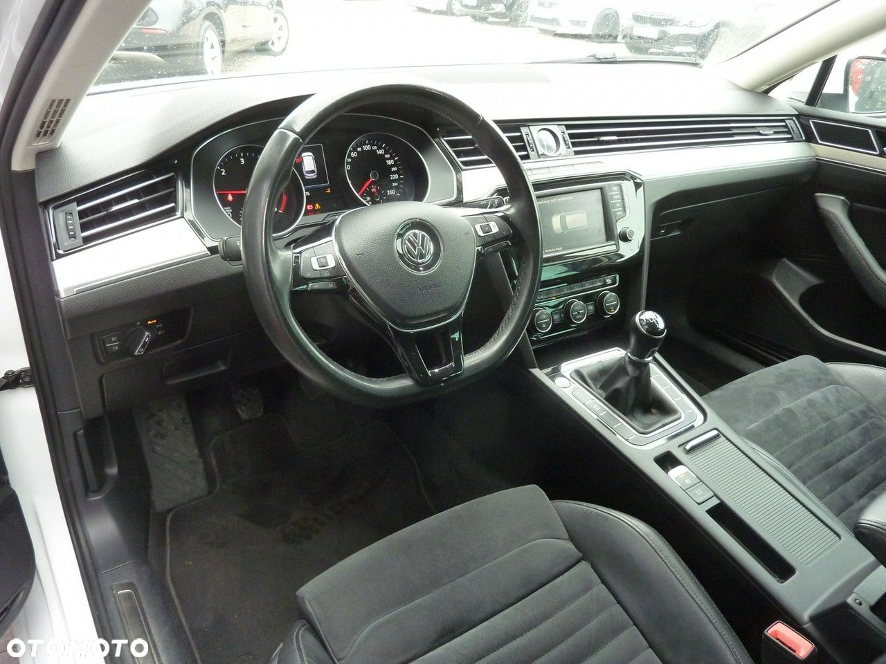 Volkswagen Passat - 11