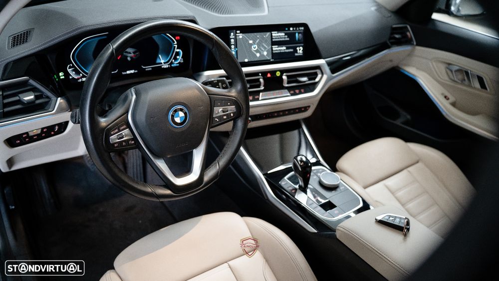 BMW 320 e Touring Line Luxury Auto - 23