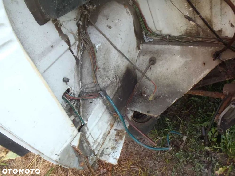 błotnik poszycie okular lampy tył ściana karoseria buda 126p maluch FL ST 89R - 2