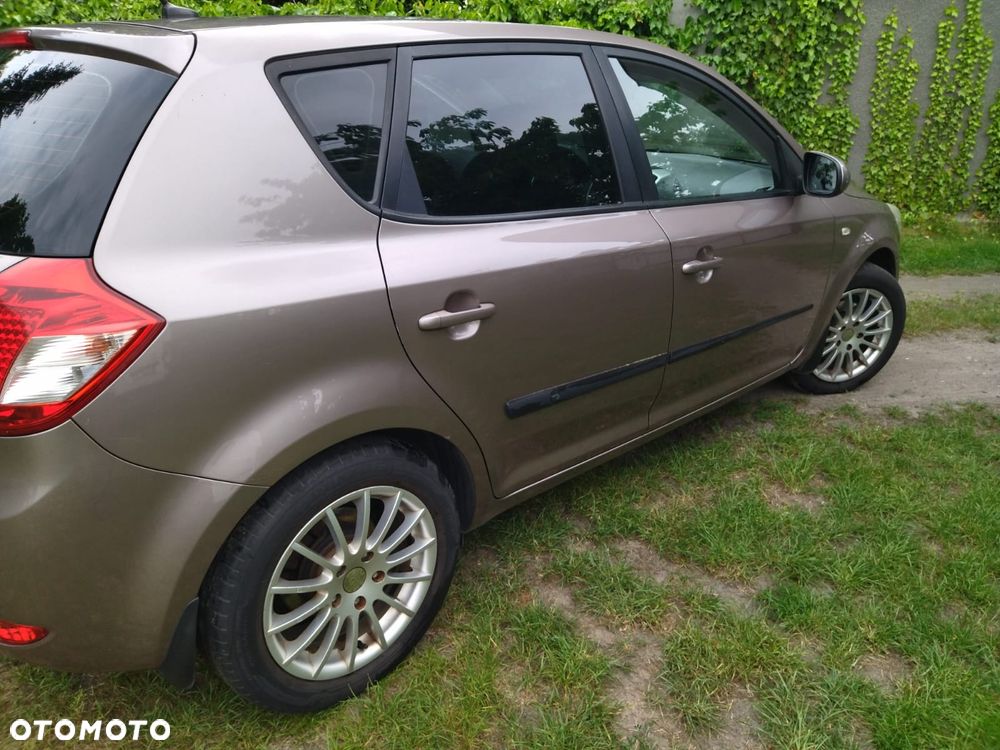 Kia Ceed 1.6 Crdi Comfort + - 3