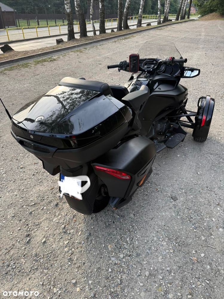 Can-Am Spyder - 16