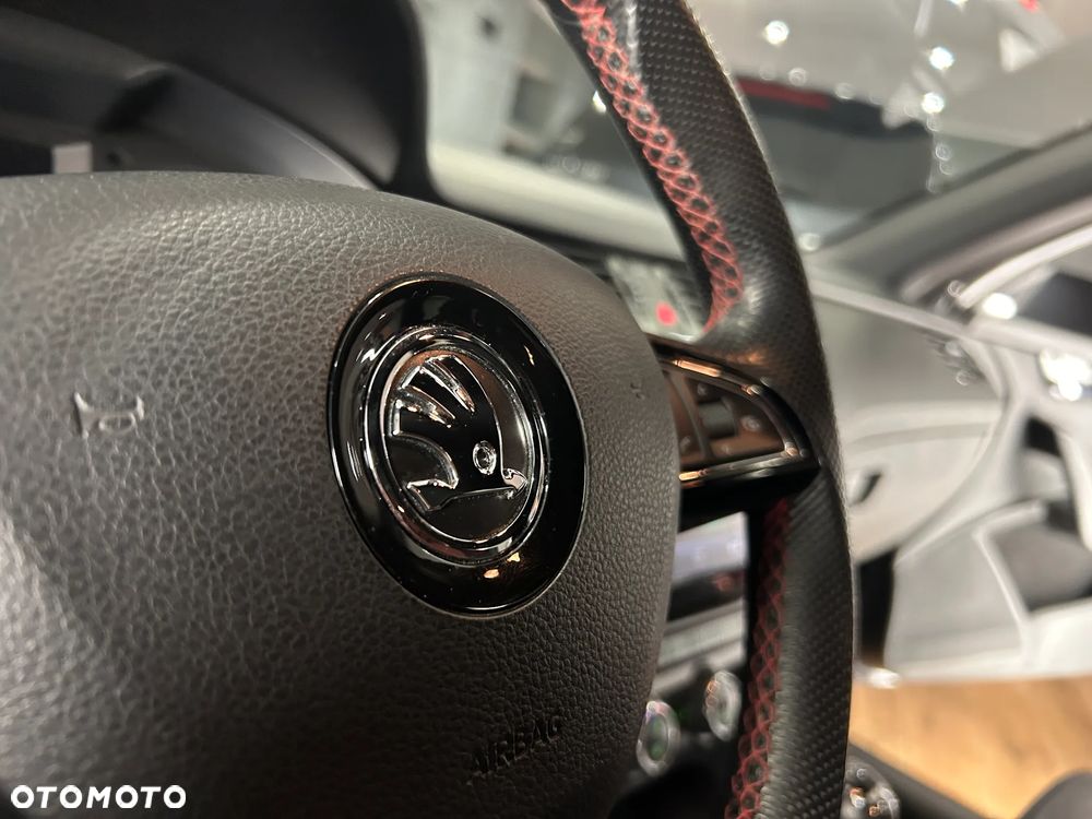 Skoda Octavia 2.0 TDI RS DSG - 16