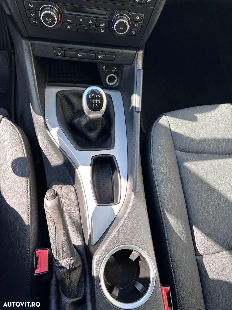 BMW X1 sDrive18d xLine - 10