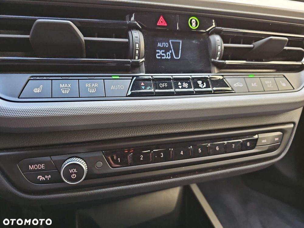 BMW Seria 1 118i Advantage - 25