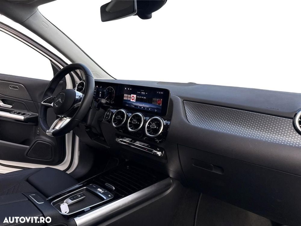 Mercedes-Benz GLA 180 d Aut. - 12