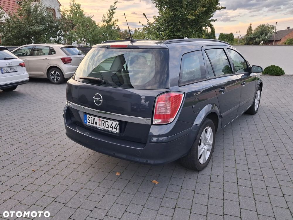 Opel Astra 1.6 Caravan - 4