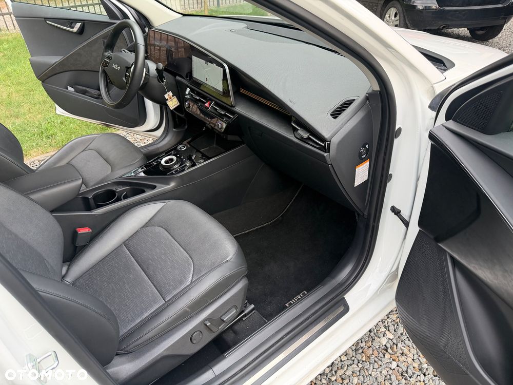 Kia Niro 1.6 GDI Hybrid Business Line - 25