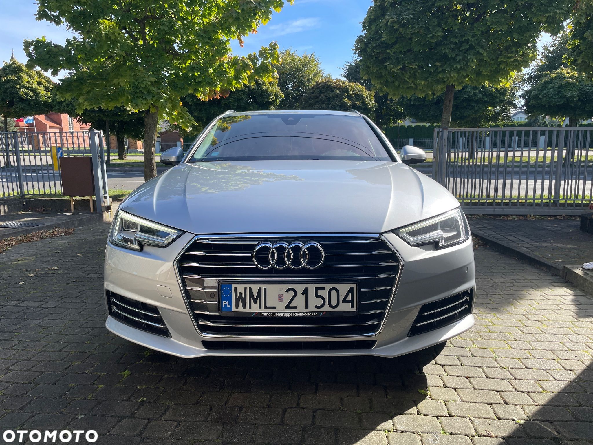 Audi A4 - 1