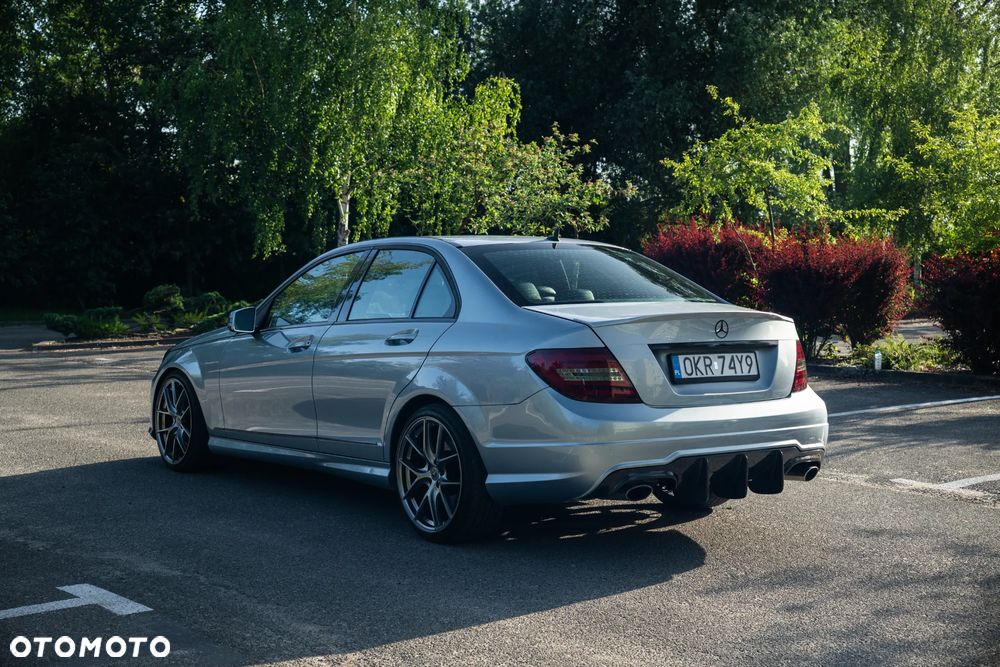 Mercedes-Benz Klasa C 350 BlueEff 4-Matic Avantgarde - 8