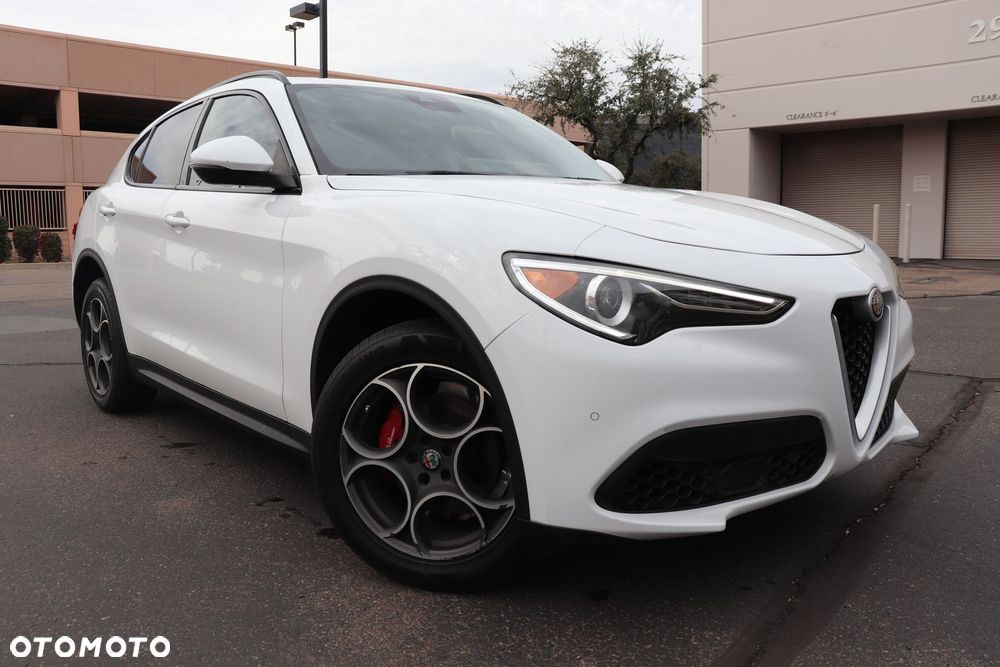 Alfa Romeo Stelvio 2.0 Turbo 16V AT8-Q4 Ti - 8