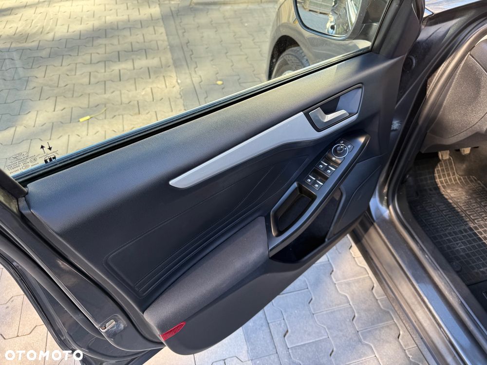 Ford Focus 1.5 EcoBlue Connected - 23