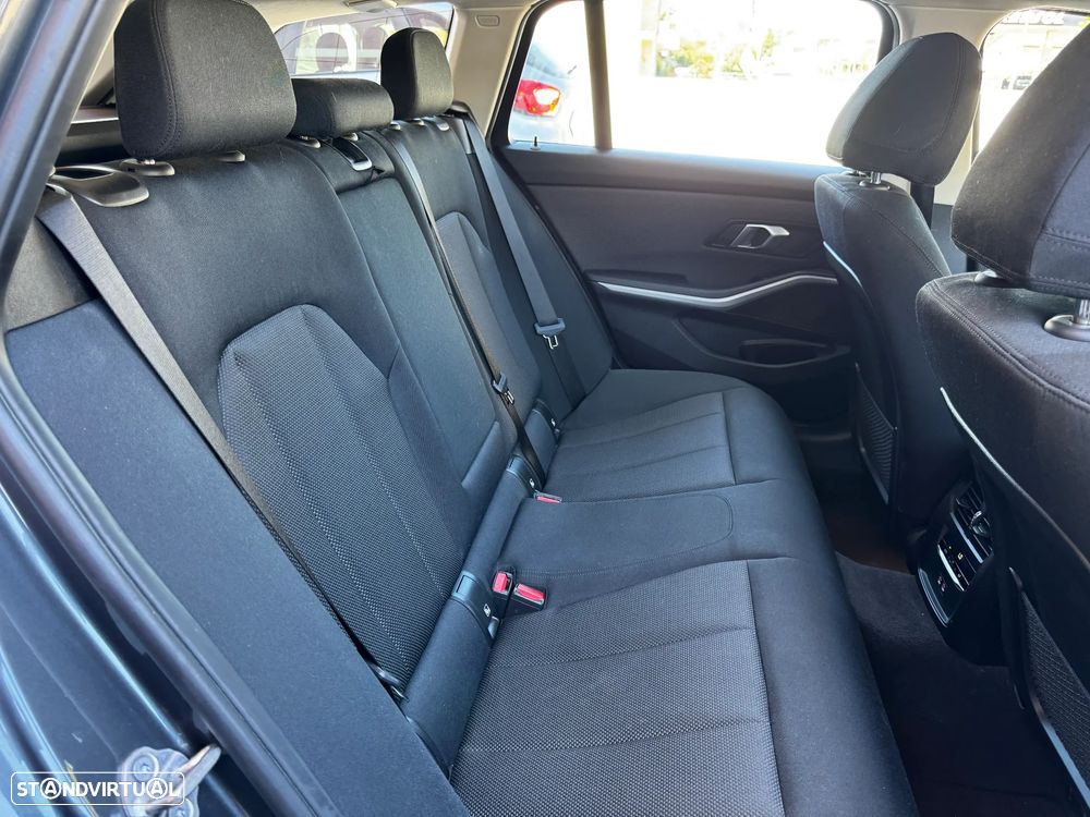 BMW 320 d Auto - 30