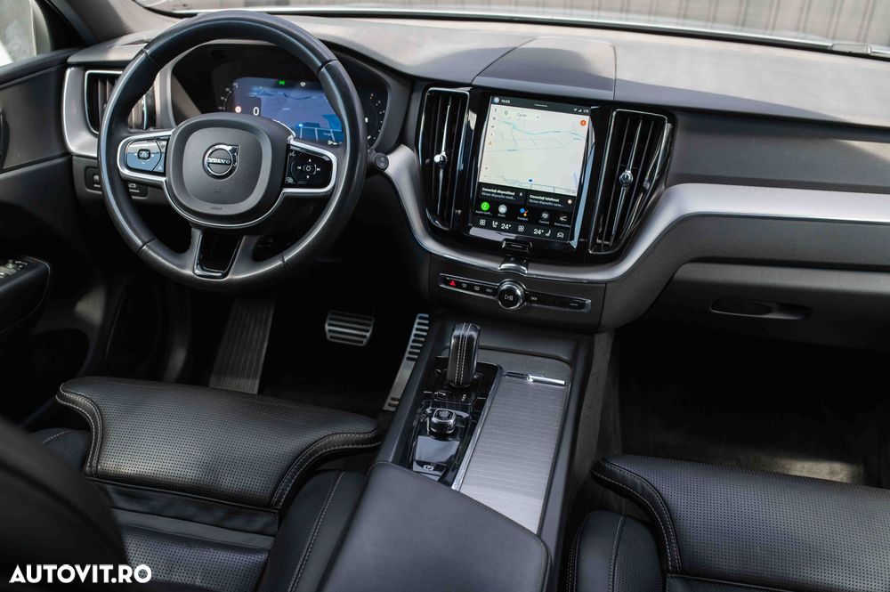 Volvo XC 60 B4 MHEV AT8 AWD R-Design - 16