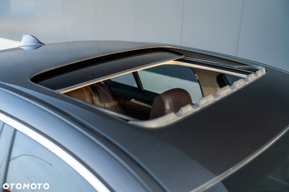 BMW Seria 5 535i xDrive - 18