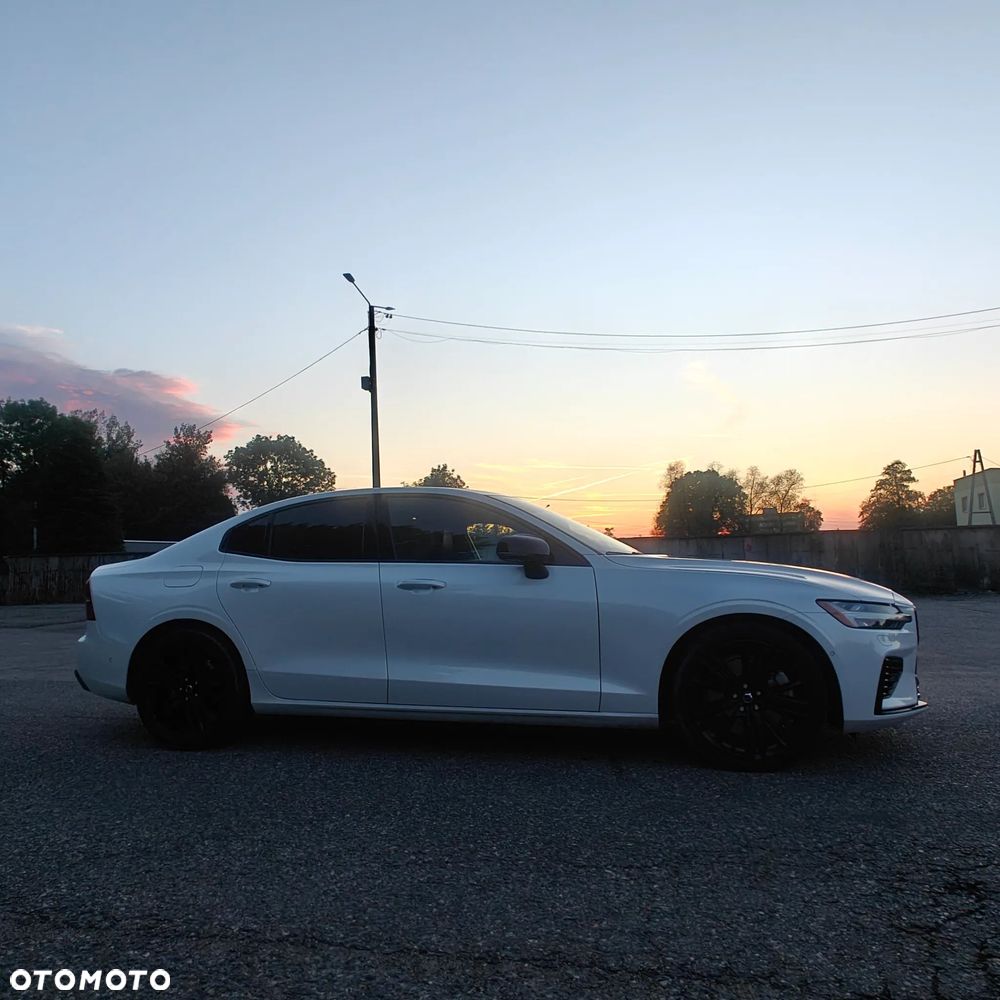 Volvo S60 T8 Recharge AWD Plus Dark - 6