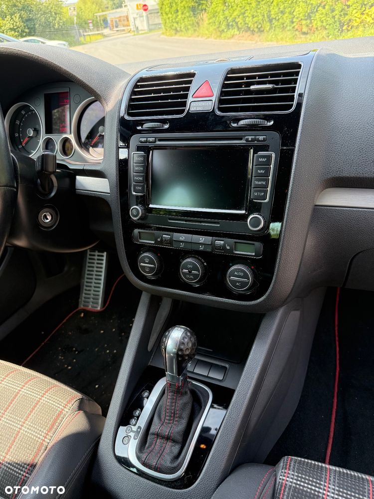 Volkswagen Golf 2.0 GTI DSG Edition 30 - 17