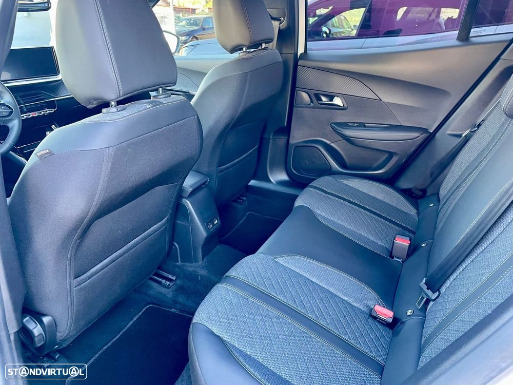 Peugeot 2008 1.2 PureTech Allure Pack - 11