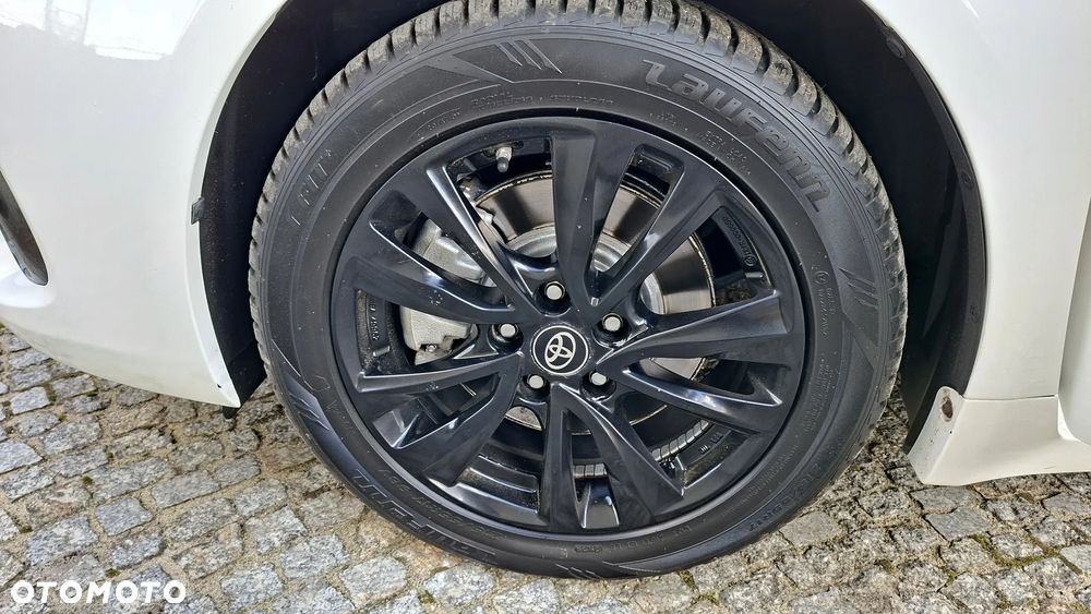 Toyota Avensis 2.0 D-4D Premium - 38