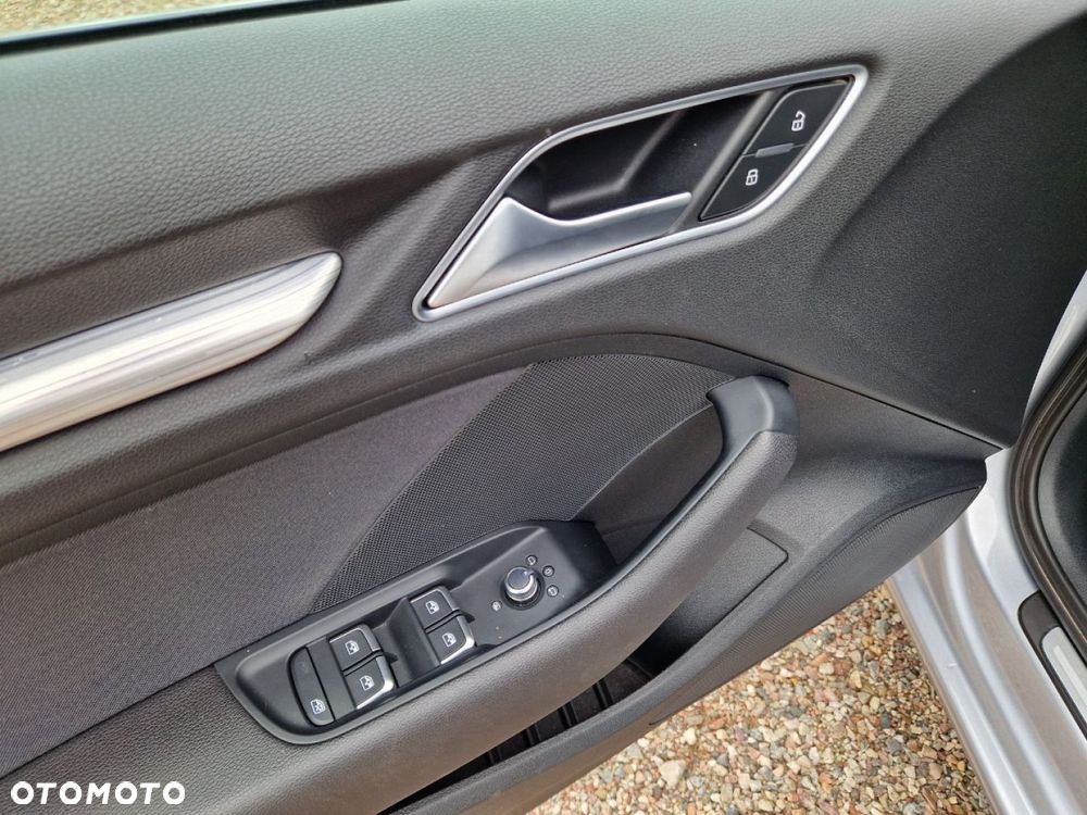 Audi A3 Sportback 2.0 TDI S tronic - 9