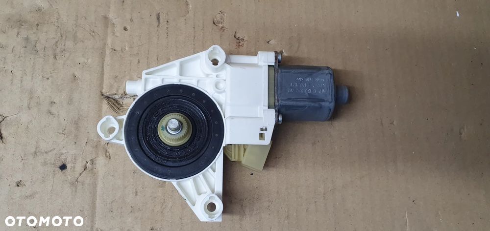 Silniczek szyby lewy tył tylny Mercedes R-Klasa W251 R251 A2518200108 - 1