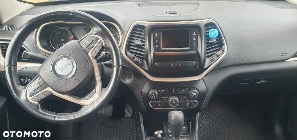 Jeep Cherokee - 7